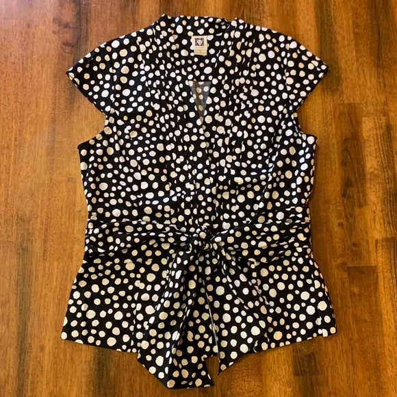 - Anne Klein top size 12 black w/ white polka dots Cap sleeves peplum style - Picture 1 of 10